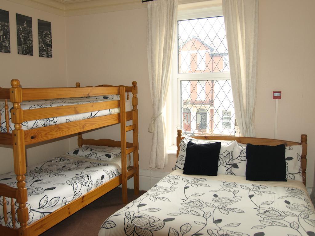 Phillips Apartments Blackpool Room photo