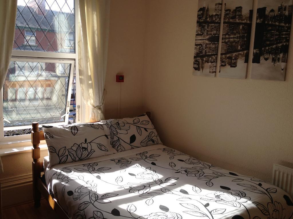 Phillips Apartments Blackpool Room photo